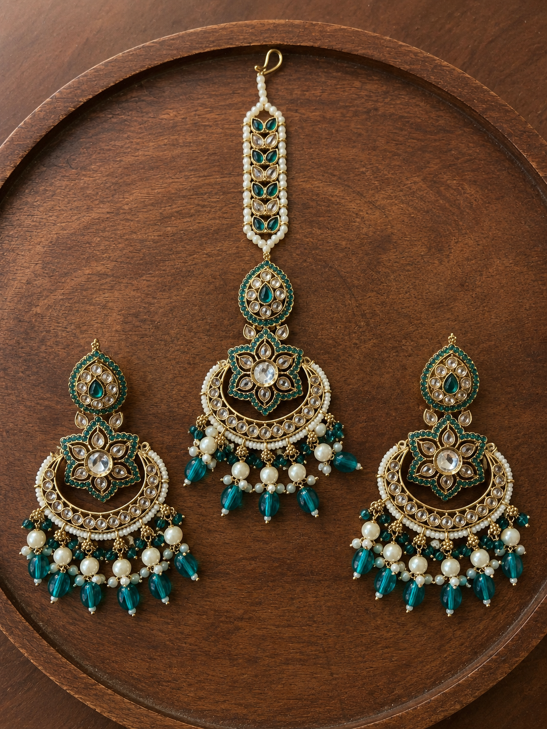 Eshvika Emerald Set