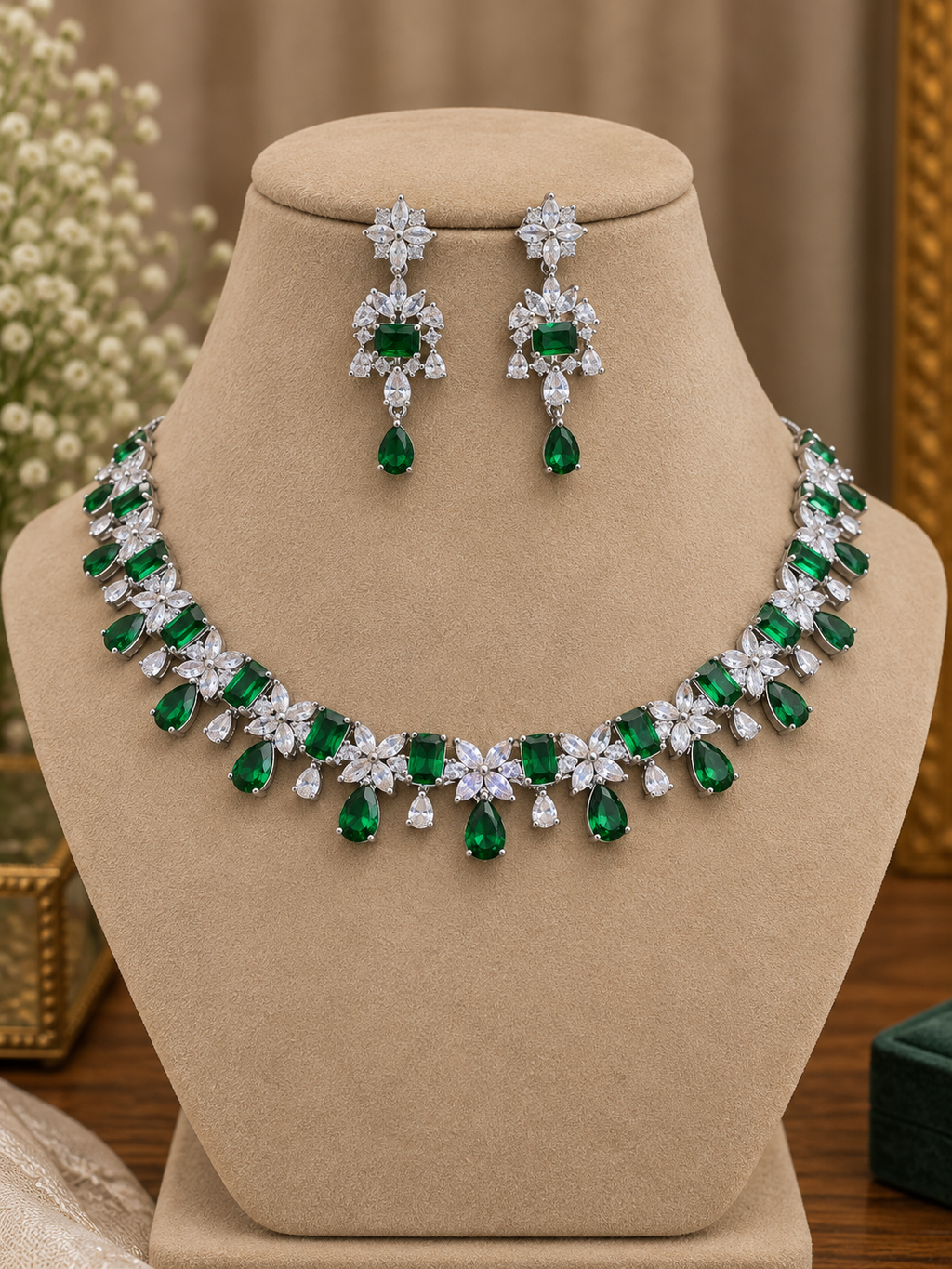 Vanya Emerald AD Necklace Set