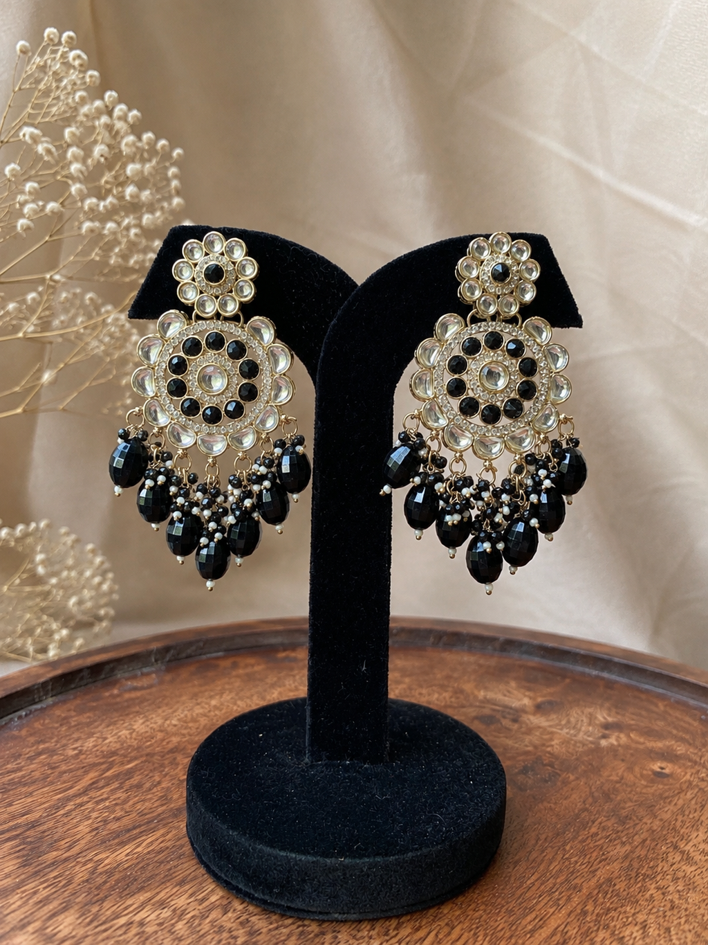 Kiyana Noir Earrings