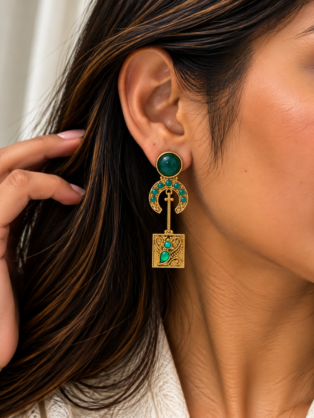 Ilyra Emerald Heritage Earrings
