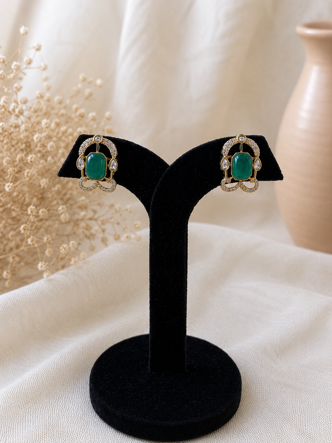 Vihana Emerald Stud Earrings