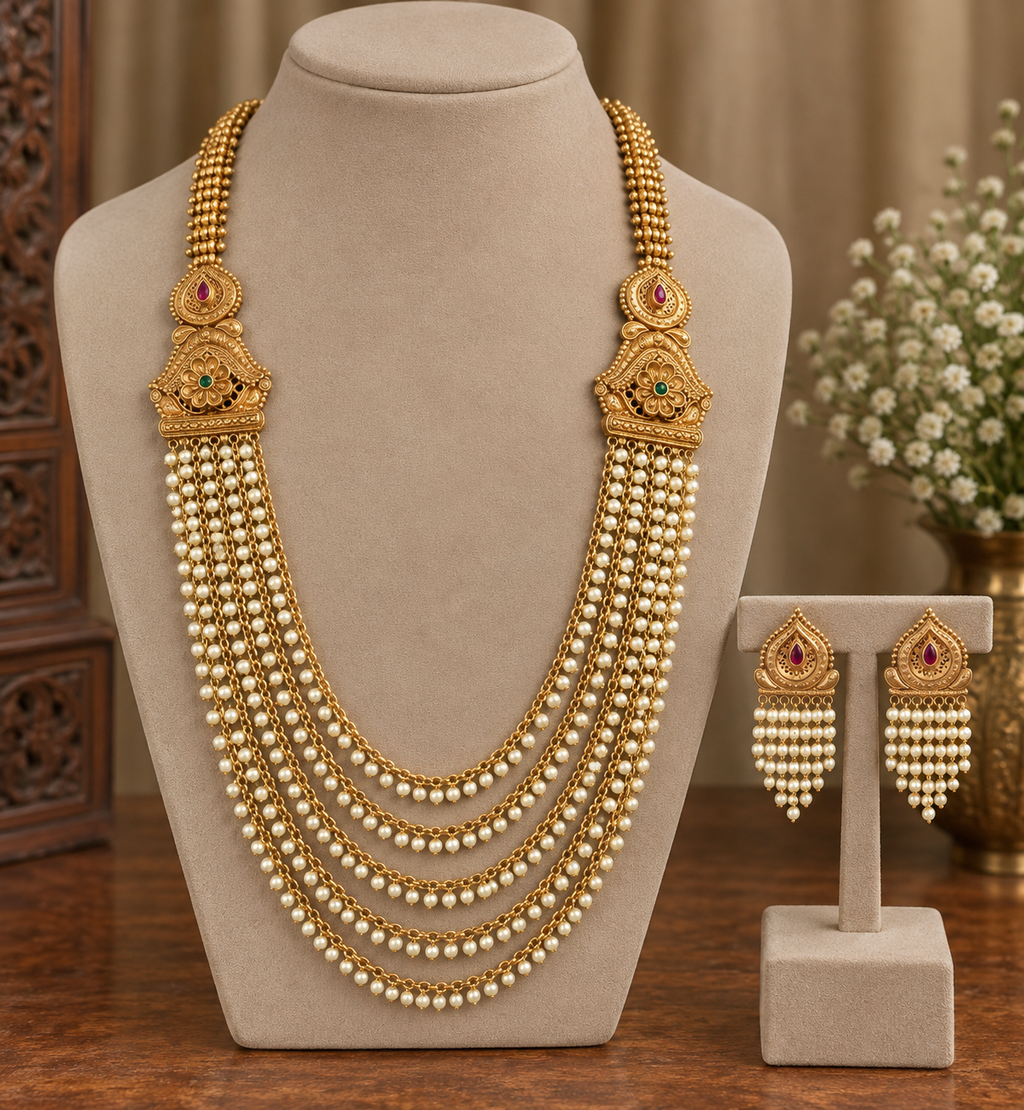 Varnika Pearl Haar Set