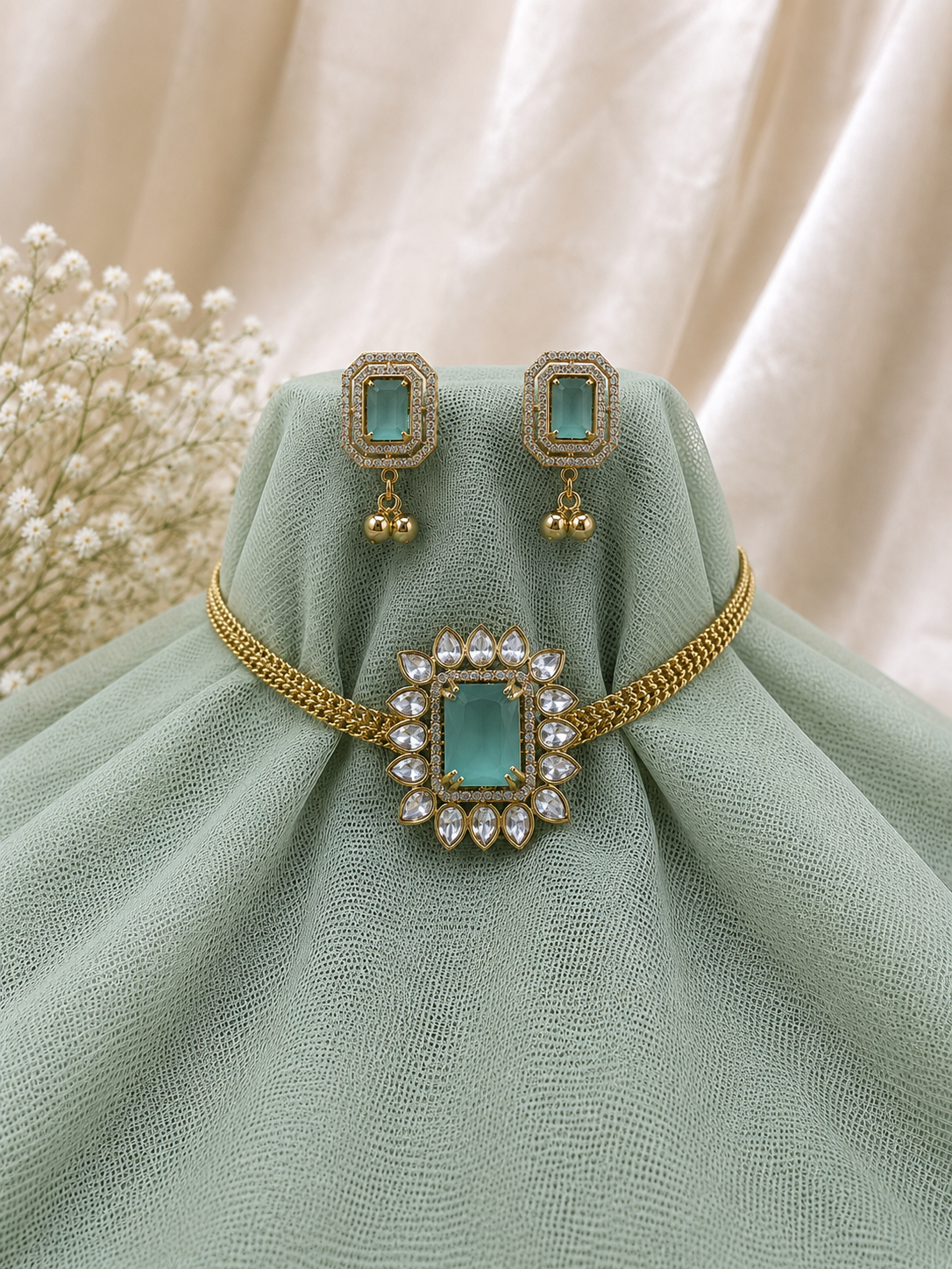 Aabha Necklace Set