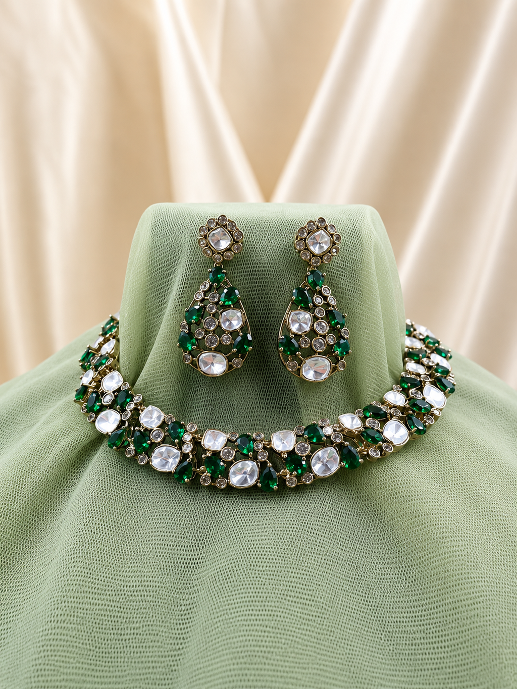 Panna Bela Necklace Set