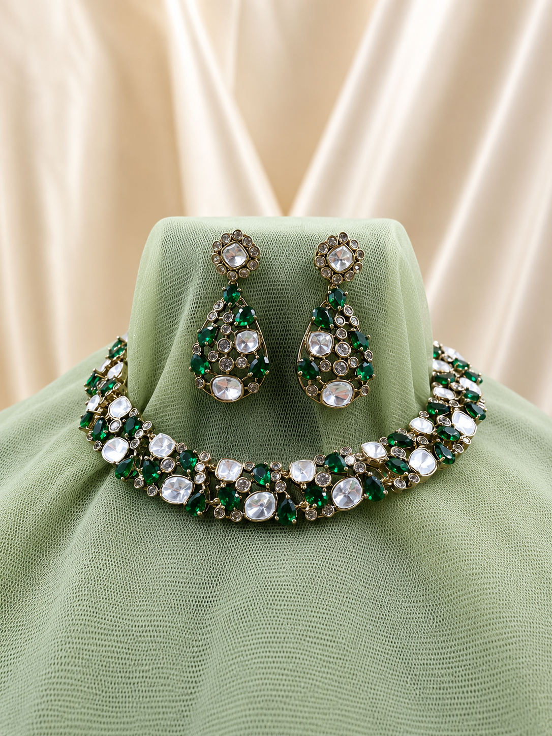 Panna Bela Necklace Set